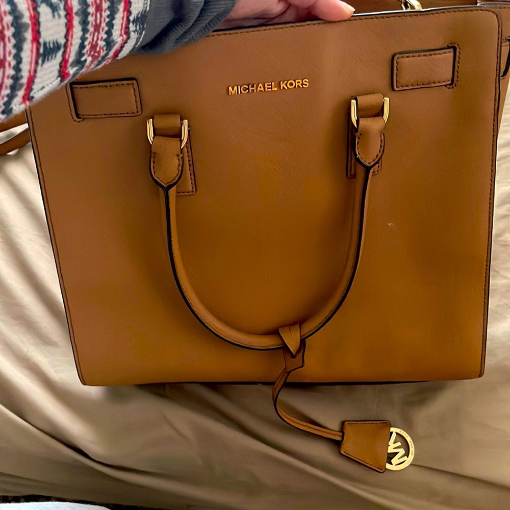 Micheal Kors Handbag with shoulder strap